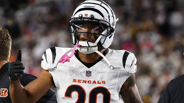 Oct 16, 2025; Cincinnati, Ohio, USA; Cincinnati Bengals cornerback DJ Turner II (20) gestures toward his bench as he walks off the field with an apparent injury against the Pittsburgh Steelers during the third quarter at Paycor Stadium. Mandatory Credit: Joseph Maiorana-Imagn Images
