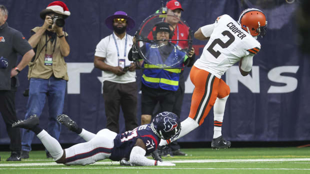 Dec 24, 2023; Houston, Texas, USA; Cleveland Browns wide receiver Amari Cooper (2) makes a reception and scores a touchdown