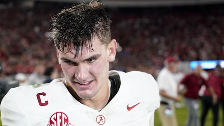 Alabama Crimson Tide quarterback Ty Simpson (15)