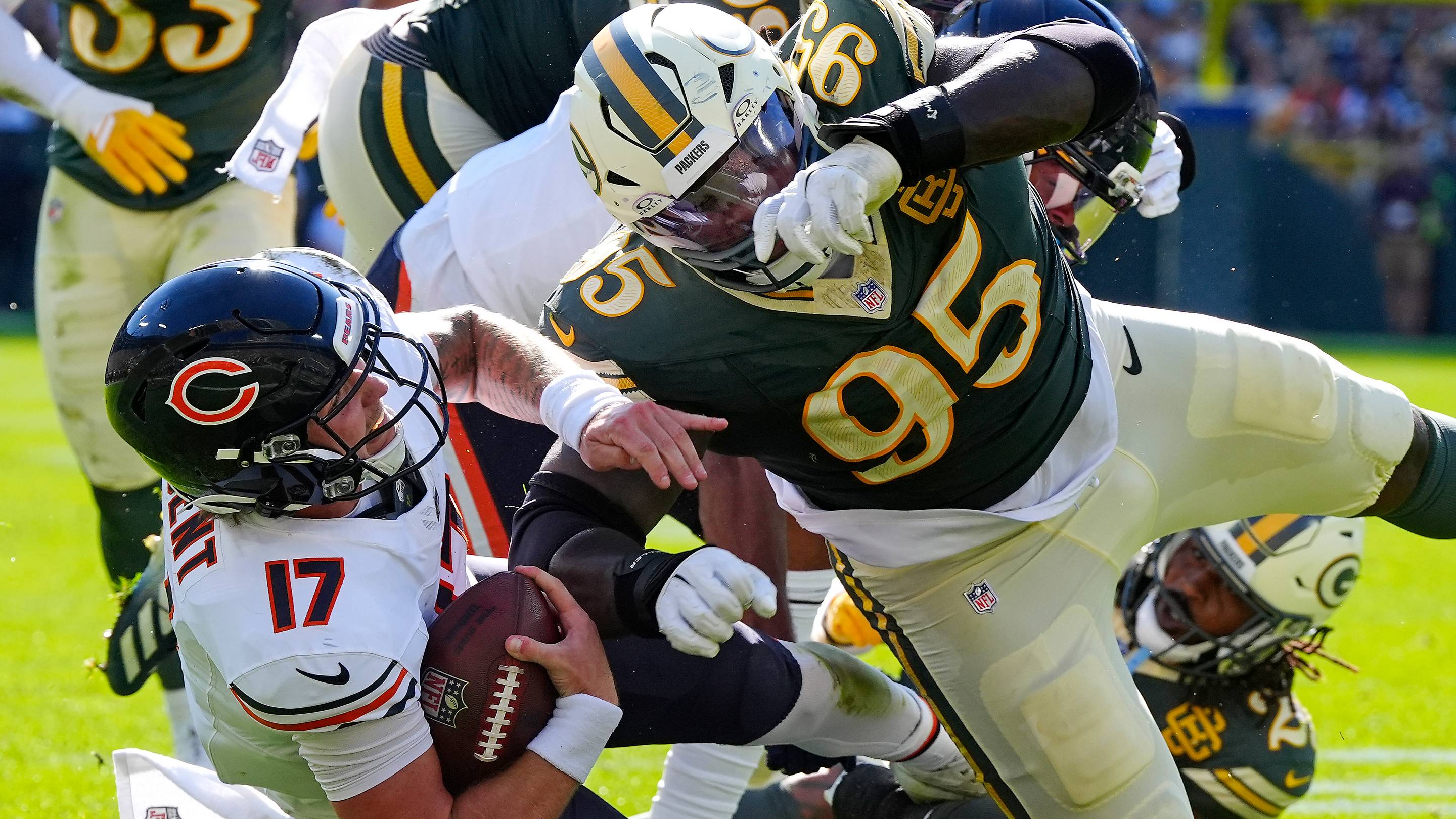 Ben Johnson Explains Decision to Bench Tyson Bagent in Bears' Loss to Packers
