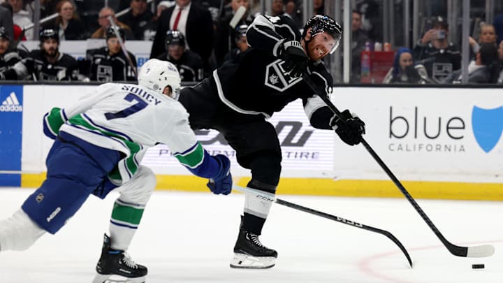 Vancouver Canucks v Los Angeles Kings