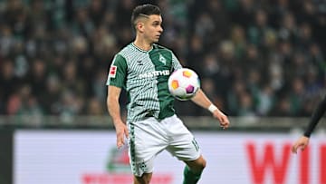 Vor dem Abflug? Bremens Stürmer Rafael Borre. Vor dem Abflug? Bremens Stürmer Rafael Borre.