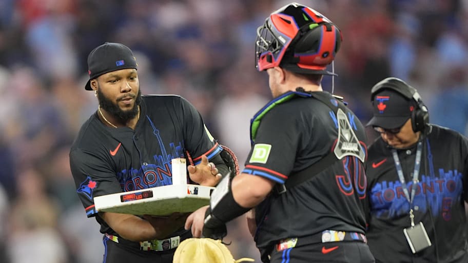 Vladimir Guerrero Jr. had the perfect gift for Alejandro Kirk after first career stolen bag | John E. Sokolowski-Imagn Images