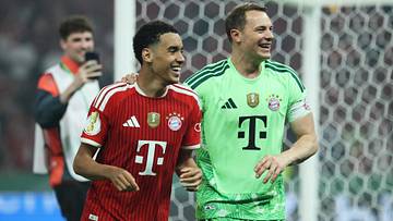 Jamal Musiala, hier mit Kapitän Manuel Neuer kämpft beim FC Bayern derzeit mit Verletzungsproblemen