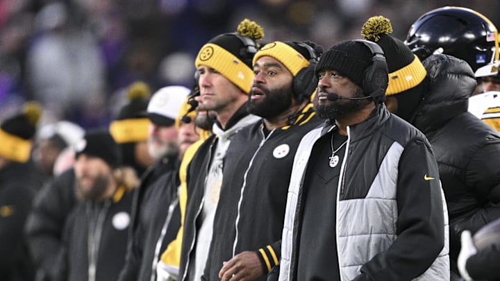 Pittsburgh Steelers coach Mike Tomlin stands on the sidelines during a game.