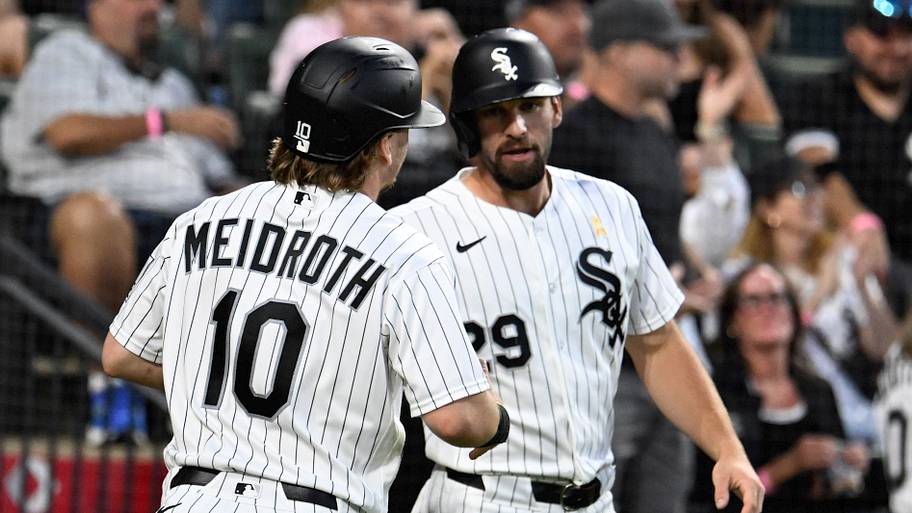 White Sox second baseman Chase Meidroth (10) and center fielder Tristan Peters