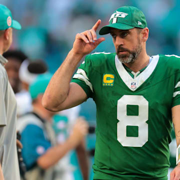 New York Jets quarterback Aaron Rodgers will look to lead his team to a win and cover as a road favorite on Sunday.