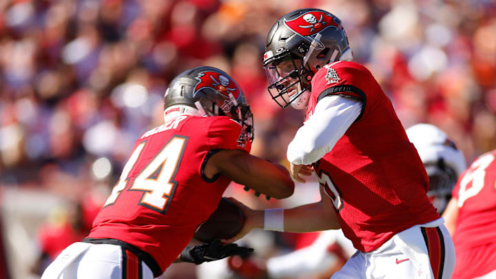 Learn about which former Syracuse football players stood out during week 14 of the NFL season.