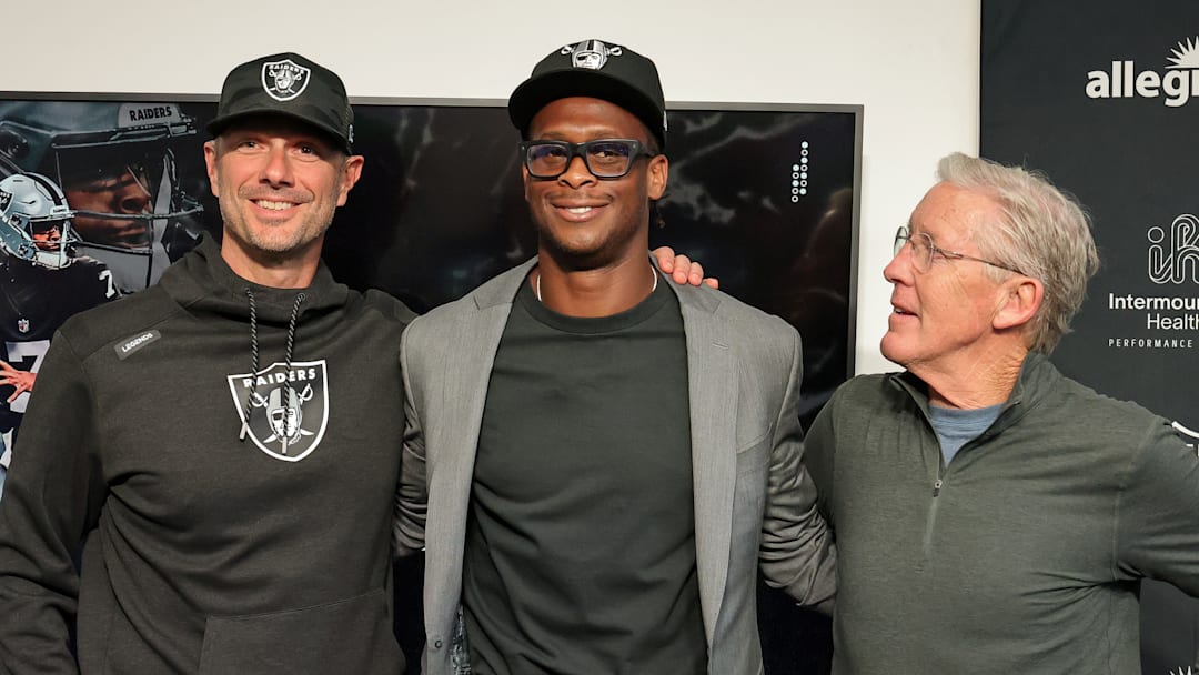 Las Vegas Raiders Introduce Geno Smith