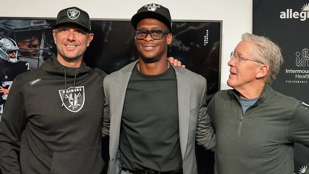 Las Vegas Raiders Introduce Geno Smith