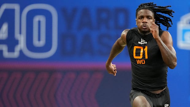 Arkansas wideout Andrew Armstrong (WO01) posts a career-best 4.52-second time at the 2025 NFL Combine at Lucas Oil Stadium