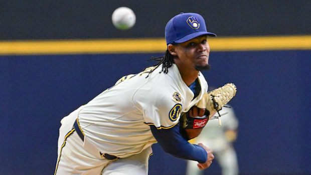  Milwaukee Brewers starting pitcher Elvin Rodriguez