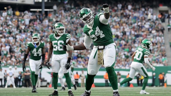 The Washington Commanders are signing defensive tackle Javon Kinlaw to a three-year deal.