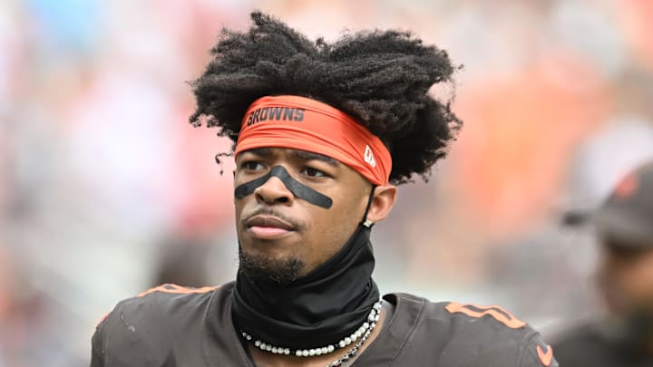 Jaguars, Browns Swap Starting Cornerbacks in Midseason Trade