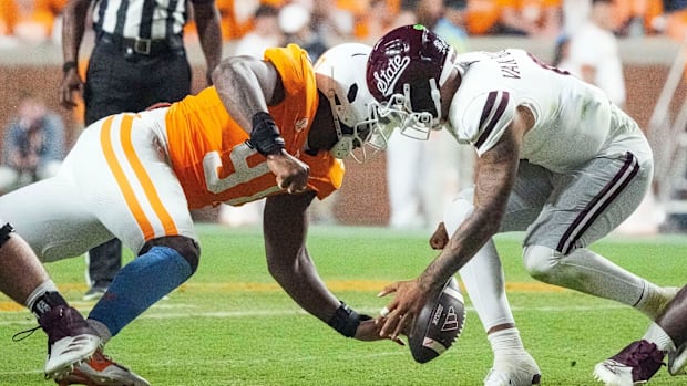 Tennessee Volunteers defensive lineman Jayson Jenkins