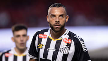 Guilherme é um dos desfalques do Santos para o confronto contra o Juventude