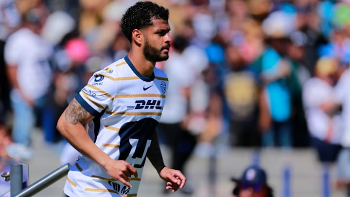 Santos dá detalhes sobre possível negociação com José Caicedo Santos dá detalhes sobre possível negociação com José Caicedo