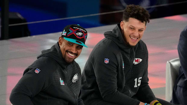 jalen-hurts-patrick-mahomes-super-bowl-media-night