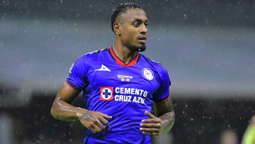 De acuerdo a Adrián Esparza de TUDN, Cruz Azul le habría ofrecido una renovación de contrato al defensor colombiano Willer Ditta.
