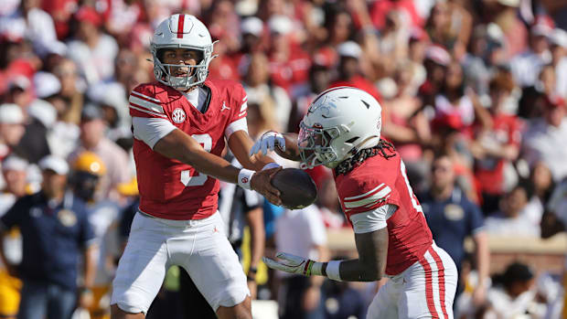 Quarterback Michael Hawkins Jr