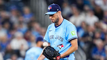Max Scherzer pitching for the Toronto Blue Jays