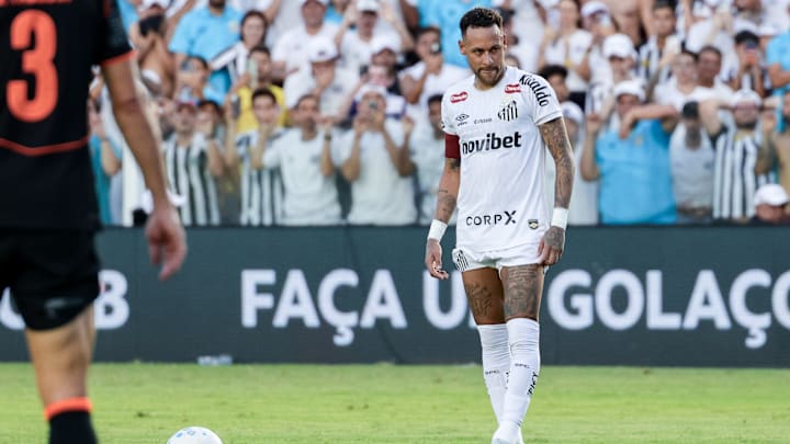 Neymar deve ser um dos titulares do Santos contra o Cruzeiro