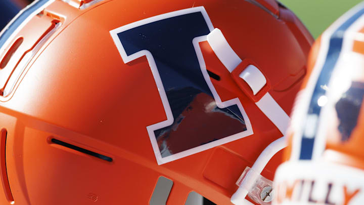 Oct 1, 2022; Madison, Wisconsin, USA;  Illinois Fighting Illini logo on a helmet during warmups prior to the game against the Wisconsin Badgers at Camp Randall Stadium. Mandatory Credit: Jeff Hanisch-Imagn Images