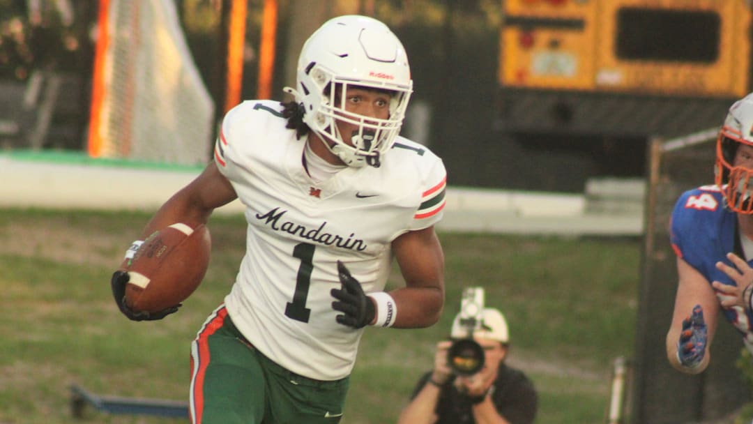 Mandarin wide receiver Brysen Wright (1)