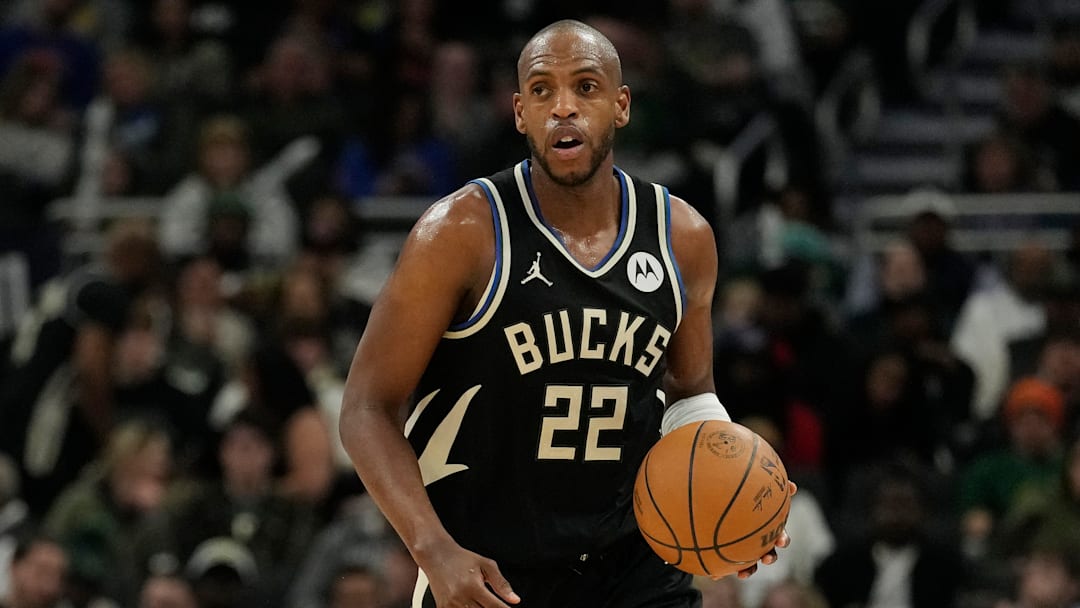 New York Knicks v Milwaukee Bucks