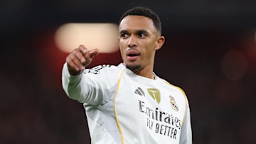 Arnold deve ser o titular da lateral direita