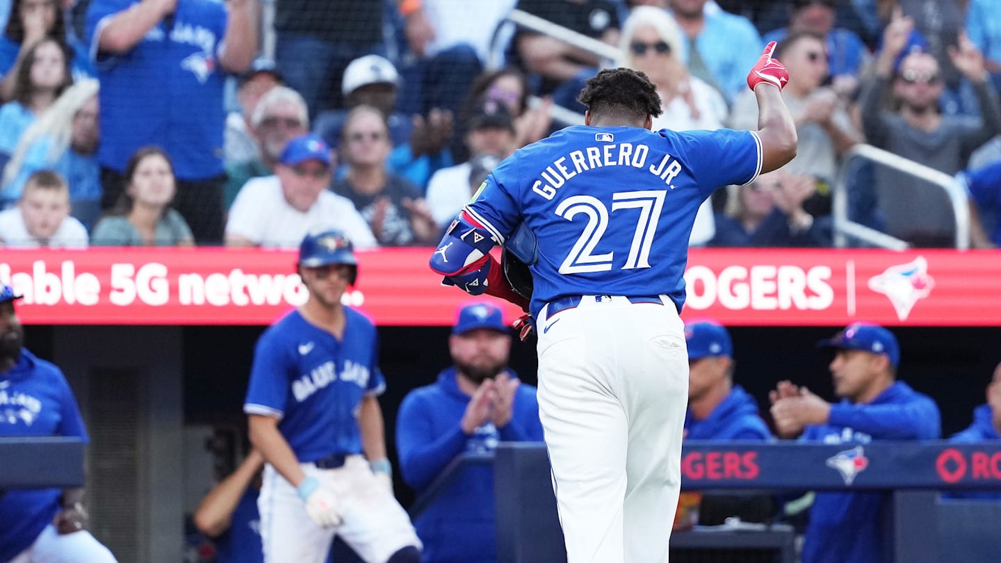 Toronto Blue Jays Slugger Projected to Earn Insane Amount of Money in 2025