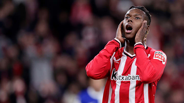 Nico Williams s'éloigne du FC Barcelone. Nico Williams s'éloigne du FC Barcelone.