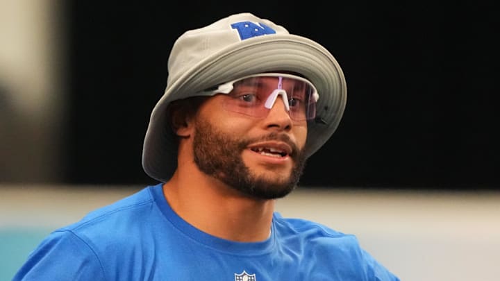 Cowboys legend Emmitt Smith shifts blame off Dak Prescott in powerful  defense