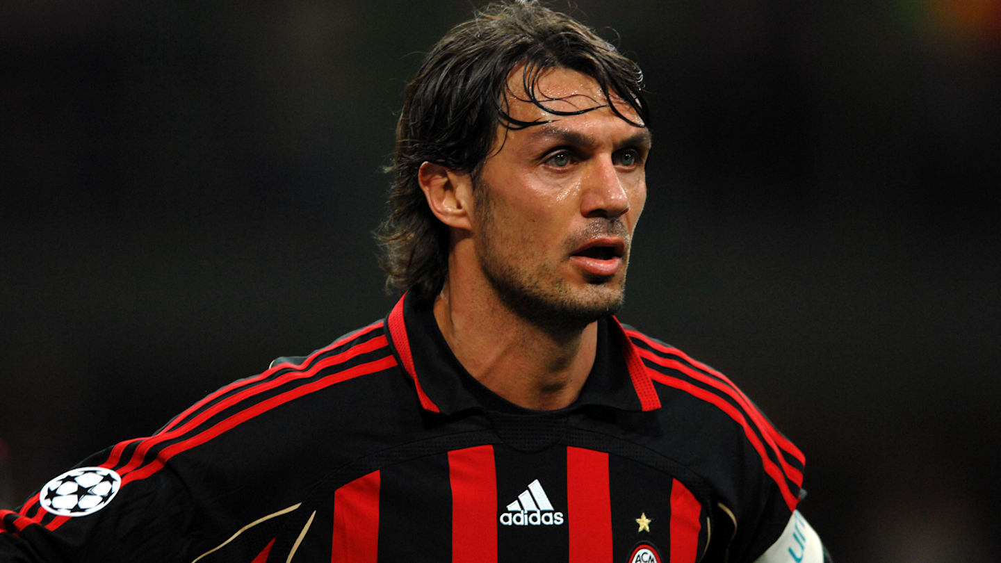 The 20 Best Left Backs In Soccer History—ranked