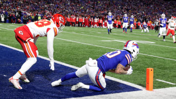 Buffalo Bills wide receiver Khalil Shakir (10) catches a 13-yard touchdown pass against the Chiefs.