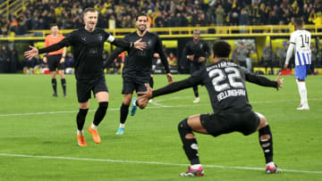 Marco Reus (l.) bejubelt seinen Treffer zum 3:1