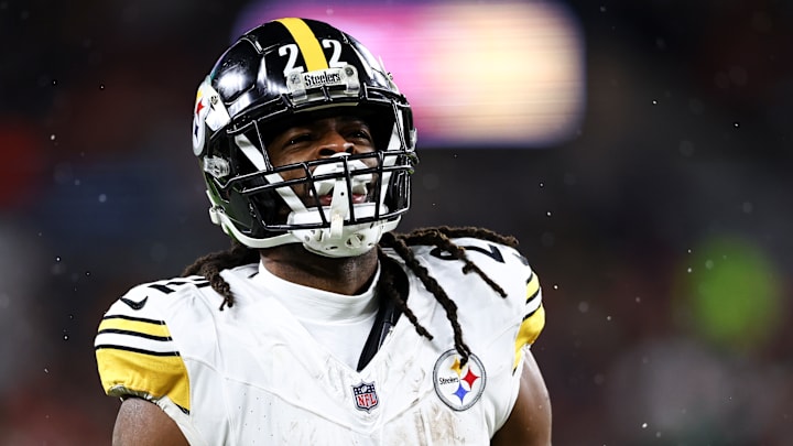 Pittsburgh Steelers v Cleveland Browns