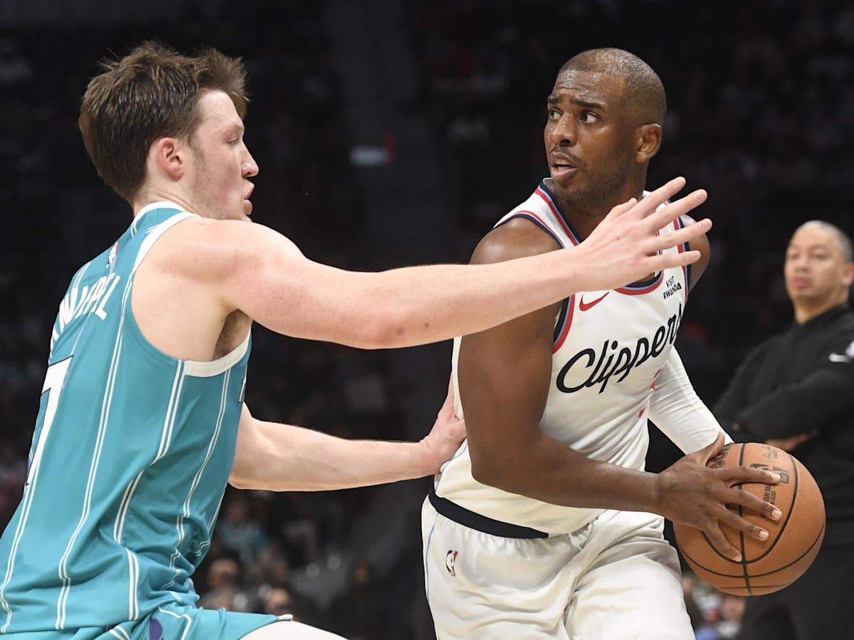 Ex-Clippers Star Claims Chris Paul's Exit Had to Do With How He Treated  Team, Staff