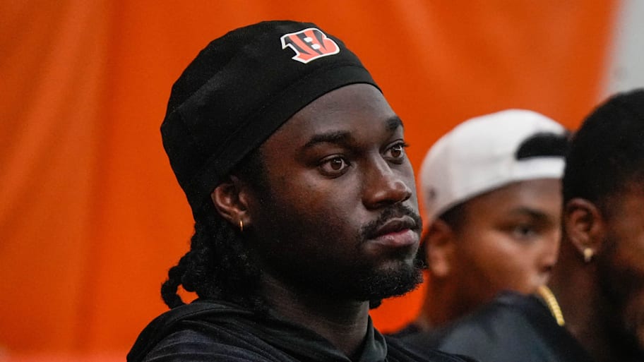 Cincinnati Bengals rookie Shemar Stewart watches the team's minicamp. | Phil Didion/The Enquirer / USA TODAY NETWORK via Imagn Images