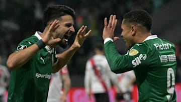 Vitor Roque e Flaco López serão titulares do Palmeiras contra a LDU