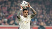 Il réalise une bonne saison sur la Côte d'Azur et Nice est troisième de Ligue 1.