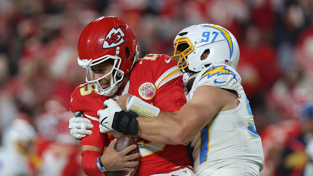 Los Angeles Chargers v Kansas City Chiefs