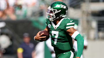 Buffalo Bills v New York Jets - NFL 2025