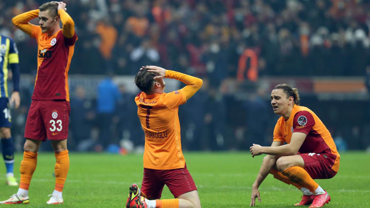 Galatasaray'da üç oyuncunun üzüntüsü Galatasaray'da üç oyuncunun üzüntüsü