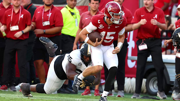 oregon ducks dante moore heisman trophy big ten college football quarterback dan lanning indiana hoosiers fernando mendoza