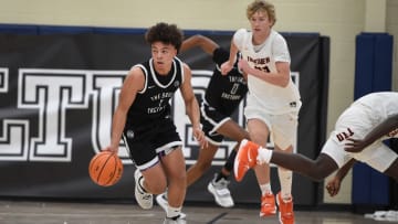 Elijah Crawford pushes the pace at the Peach Jam