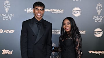 Lamine Yamal y su madre Sheila Ebana, que lo dio a luz cuando tenía sólo 16 años 