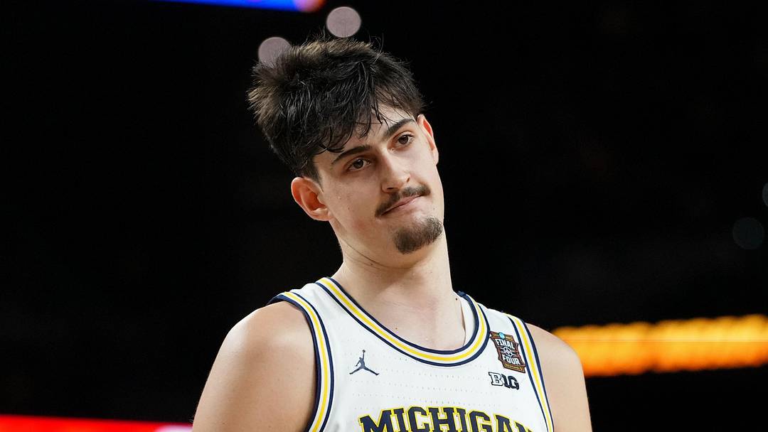 Michigan Wolverines center Aday Mara (15)