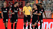 Arthur Theate (2. v. r.) sah in Berlin Gelb-Rot
