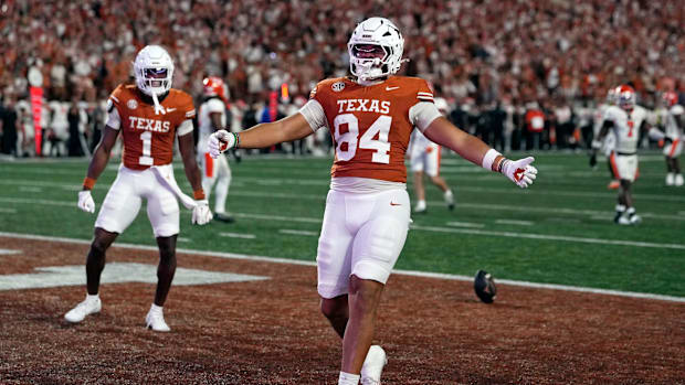 Texas vs. Florida football game prediction 2025